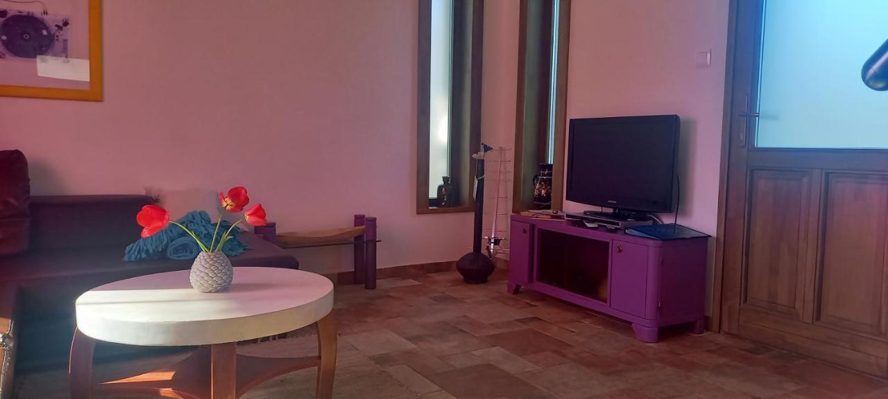 Ket Puli Vendeghaz Apartment เบเกซซาบา ภายนอก รูปภาพ